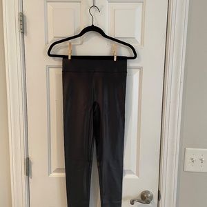 All Access (S) yoga pants - Black Shine
